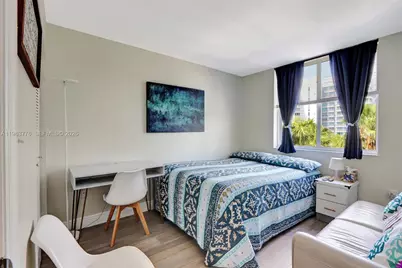 1621 Bay Rd #506, Miami Beach, FL 33139 - Photo 17