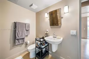 690 SW 1st Ct, Miami, FL 33130 - Photo 15