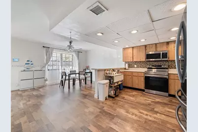 9445 NW 42nd St, Sunrise, FL 33351 - Photo 5