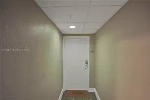 19390 Collins Ave, Sunny Isles Beach, FL 33160 - Photo 15