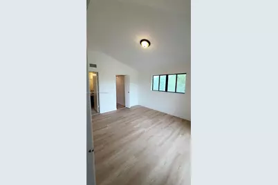 2445 SW 18th Ter #124, Fort Lauderdale, FL 33315 - Photo 9