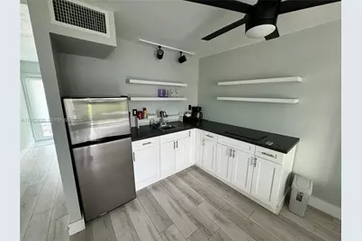 1615 West Ave #402, Miami Beach, FL 33139 - Photo 9