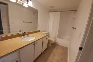 8235 Lake Dr, Doral, FL 33166 - Photo 13