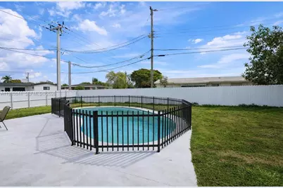 19835 NE 11th Ct, Miami, FL 33179 - Photo 11