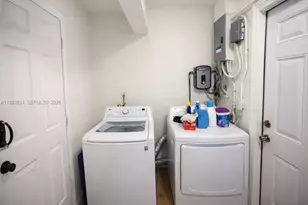 19835 NE 11th Ct, Miami, FL 33179 - Photo 9