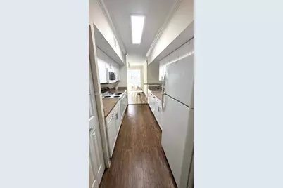 11631 SW 2nd St #20107, Pembroke Pines, FL 33025 - Photo 3