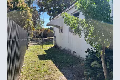 4420 SW 3rd St, Miami, FL 33134 - Photo 25