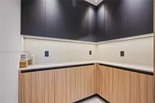 20020 NE 21st Ct, Miami, FL 33179 - Photo 23