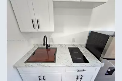 9255 SW 43rd Ter #Rear, Miami, FL 33165 - Photo 9