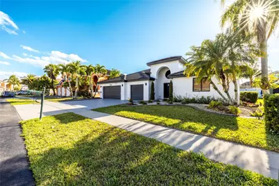 930 NW 197th Ave, Pembroke Pines, FL 33029 - Photo 3