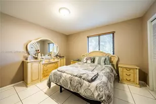 930 NW 197th Ave, Pembroke Pines, FL 33029 - Photo 27