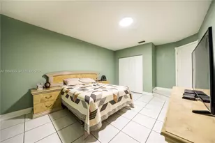 930 NW 197th Ave, Pembroke Pines, FL 33029 - Photo 33