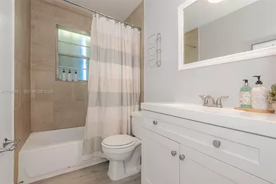 201 Columbus Pkwy, Hollywood, FL 33021 - Photo 23