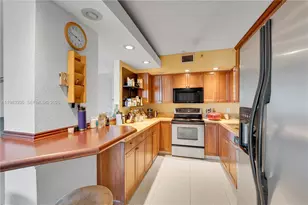 919 Hillcrest Dr, Hollywood, FL 33021 - Photo 9