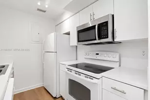 1185 Marseille Dr, Miami Beach, FL 33141 - Photo 13