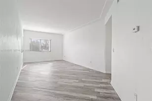 1185 Marseille Dr, Miami Beach, FL 33141 - Photo 9