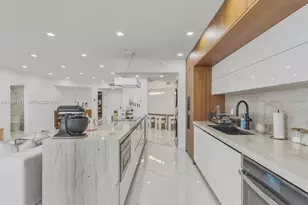 3000 Island Blvd, Aventura, FL 33160 - Photo 9