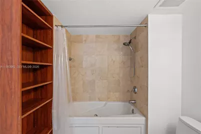 1800 N Bayshore Dr #1208, Miami, FL 33132 - Photo 23