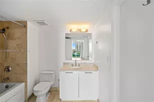 1800 N Bayshore Dr, Miami, FL 33132 - Photo 25