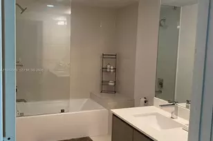 460 NE 28th St, Miami, FL 33137 - Photo 13