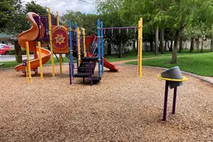 4751 NW 9th Dr, Plantation, FL 33317 - Photo 17