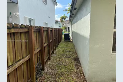 195 NE 36th Ter, Homestead, FL 33033 - Photo 5