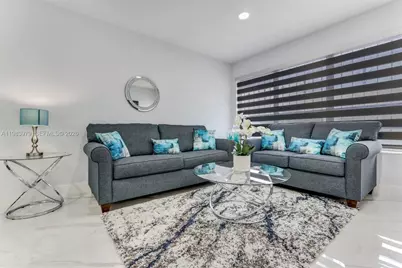 980 W 45th Pl #1, Hialeah, FL 33012 - Photo 3