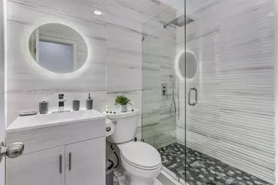 980 W 45th Pl #1, Hialeah, FL 33012 - Photo 9