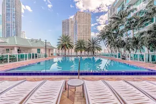 41 SE 5th St, Miami, FL 33131 - Photo 1