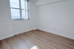 5085 NW 7th St, Miami, FL 33126 - Photo 9