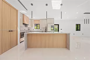 12335 Griffing Blvd, North Miami, FL 33161 - Photo 11