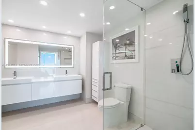6799 Collins Ave #1404, Miami Beach, FL 33141 - Photo 13