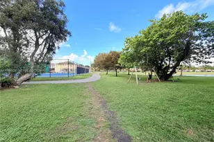 10233 NW 9 St, Miami, FL 33172 - Photo 21