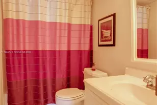 2841 Somerset Dr, Lauderdale Lakes, FL 33311 - Photo 7