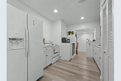 9365 Jamaica Dr, Cutler Bay, FL 33189 - Photo 11