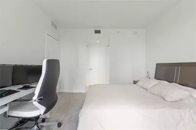 45 SW 9th St #1405, Miami, FL 33130 - Photo 21