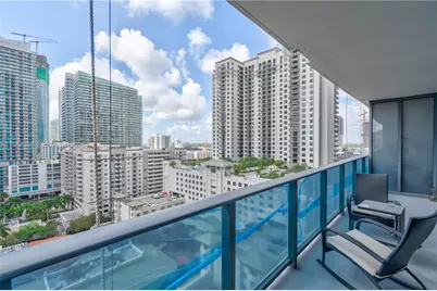 45 SW 9th St #1405, Miami, FL 33130 - Photo 13