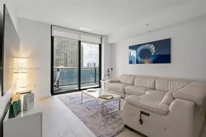45 SW 9th St #1405, Miami, FL 33130 - Photo 11