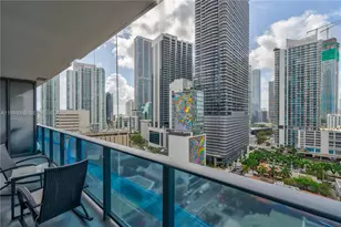 45 SW 9th St, Miami, FL 33130 - Photo 15