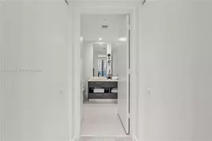 45 SW 9th St, Miami, FL 33130 - Photo 17