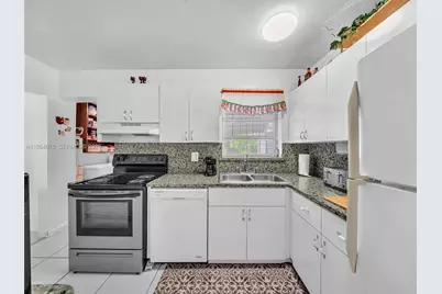 3281 NW 170th St, Miami Gardens, FL 33056 - Photo 9