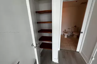 601 NE 36th St, Miami, FL 33137 - Photo 17