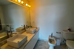 601 NE 36th St, Miami, FL 33137 - Photo 7