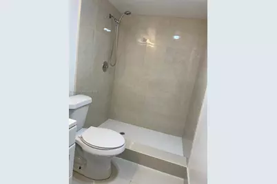 17000 NW 67th Ave #437, Hialeah, FL 33015 - Photo 13