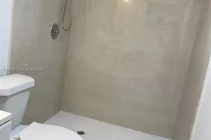 17000 NW 67th Ave, Hialeah, FL 33015 - Photo 13