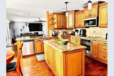 19909 SW 7th Pl, Pembroke Pines, FL 33029 - Photo 11