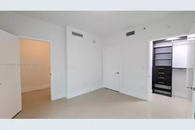6000 Collins Ave #111, Miami Beach, FL 33140 - Photo 11