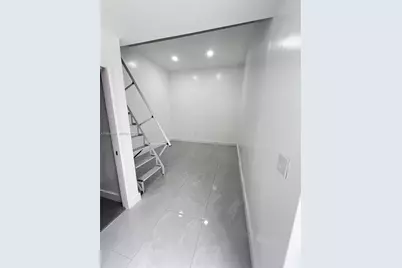 4021 NW 6th St, Miami, FL 33126 - Photo 7