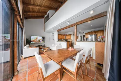 10141 Woodbury Ct, Pembroke Pines, FL 33026 - Photo 9