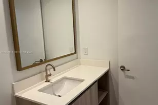 99 SE 5th St, Miami, FL 33131 - Photo 17